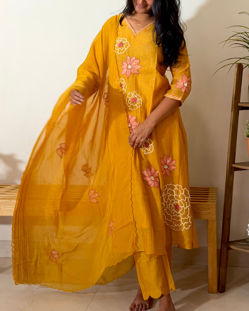Saffron Bloom Set