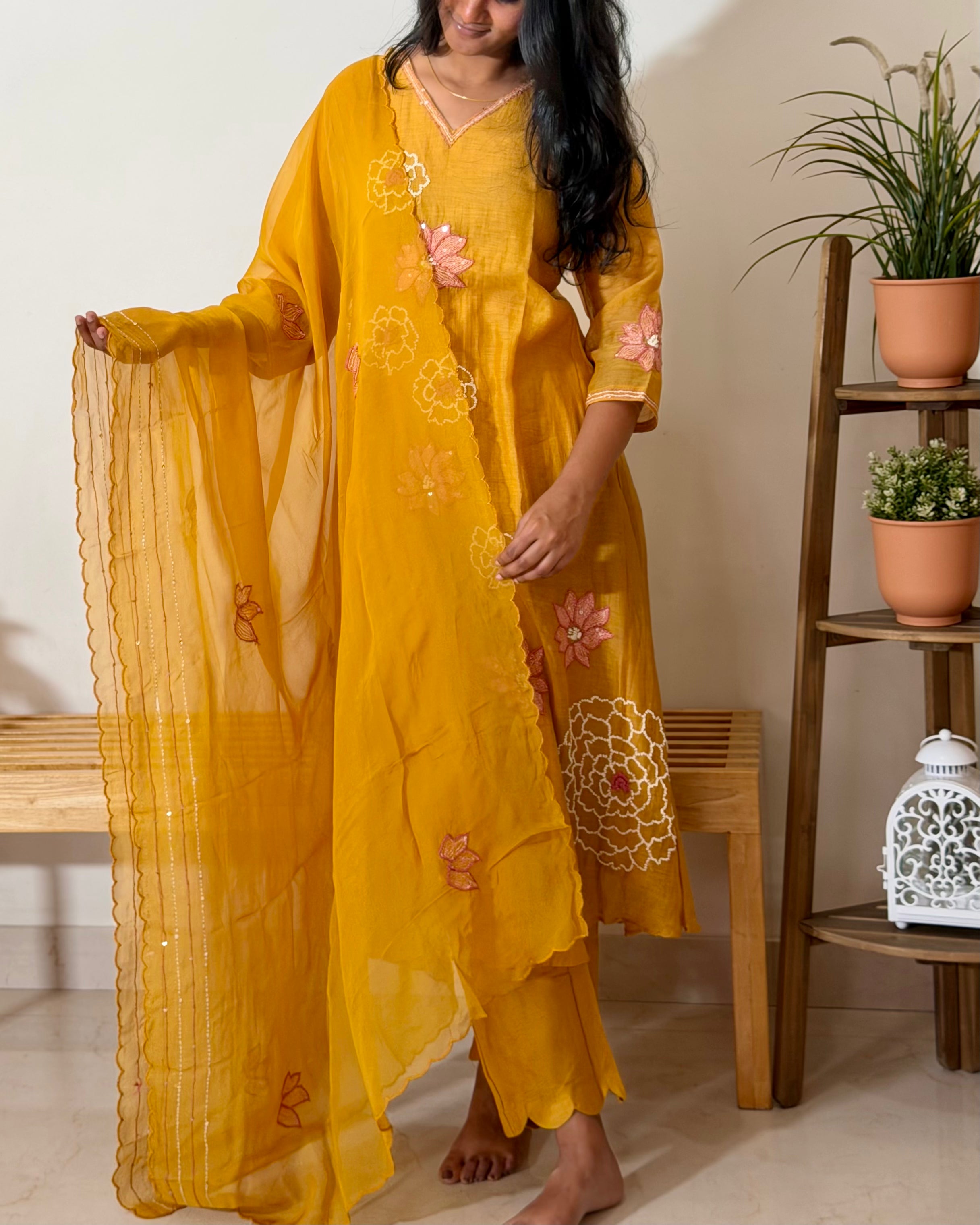 Saffron Bloom Set