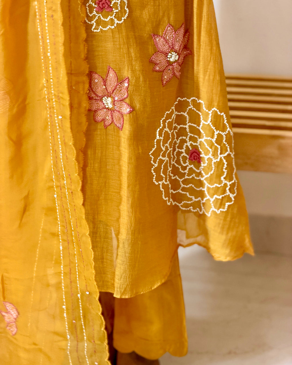 Saffron Bloom Set