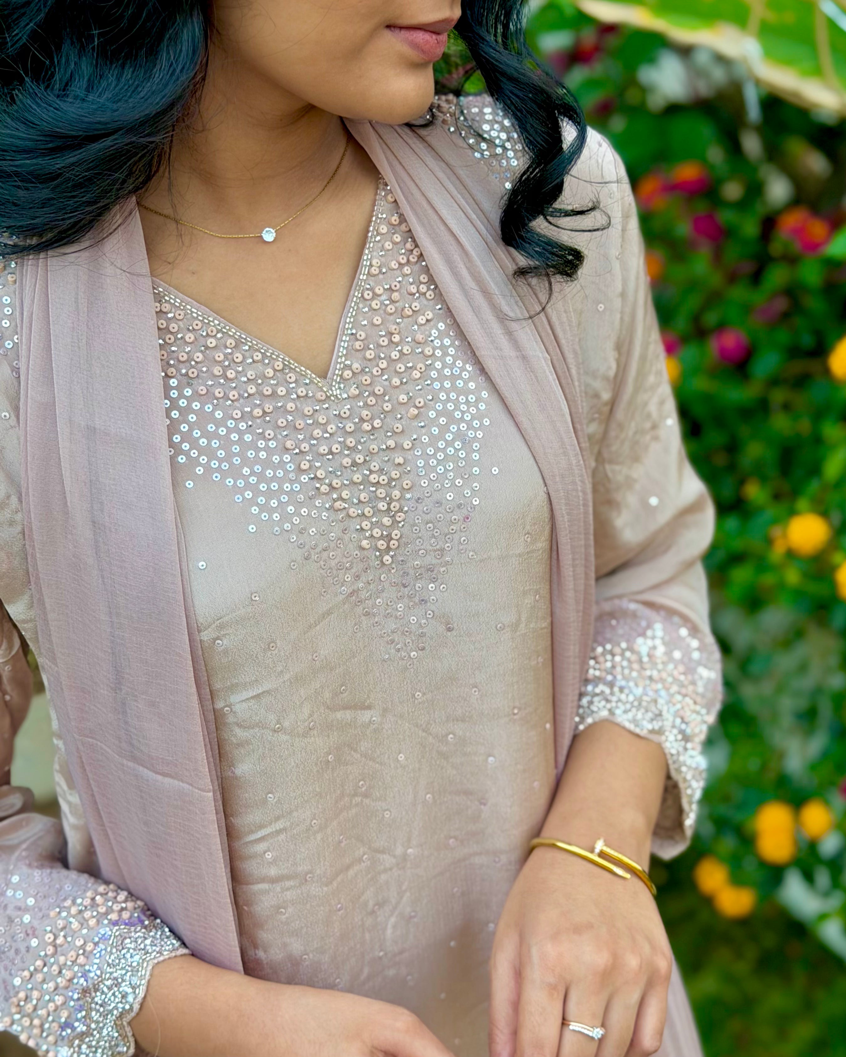 Noor set
